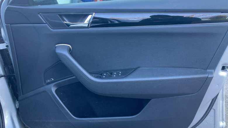 Skoda Superb 2.0 TSI 190 Laurin + Klement 5dr DSG Petrol Estate